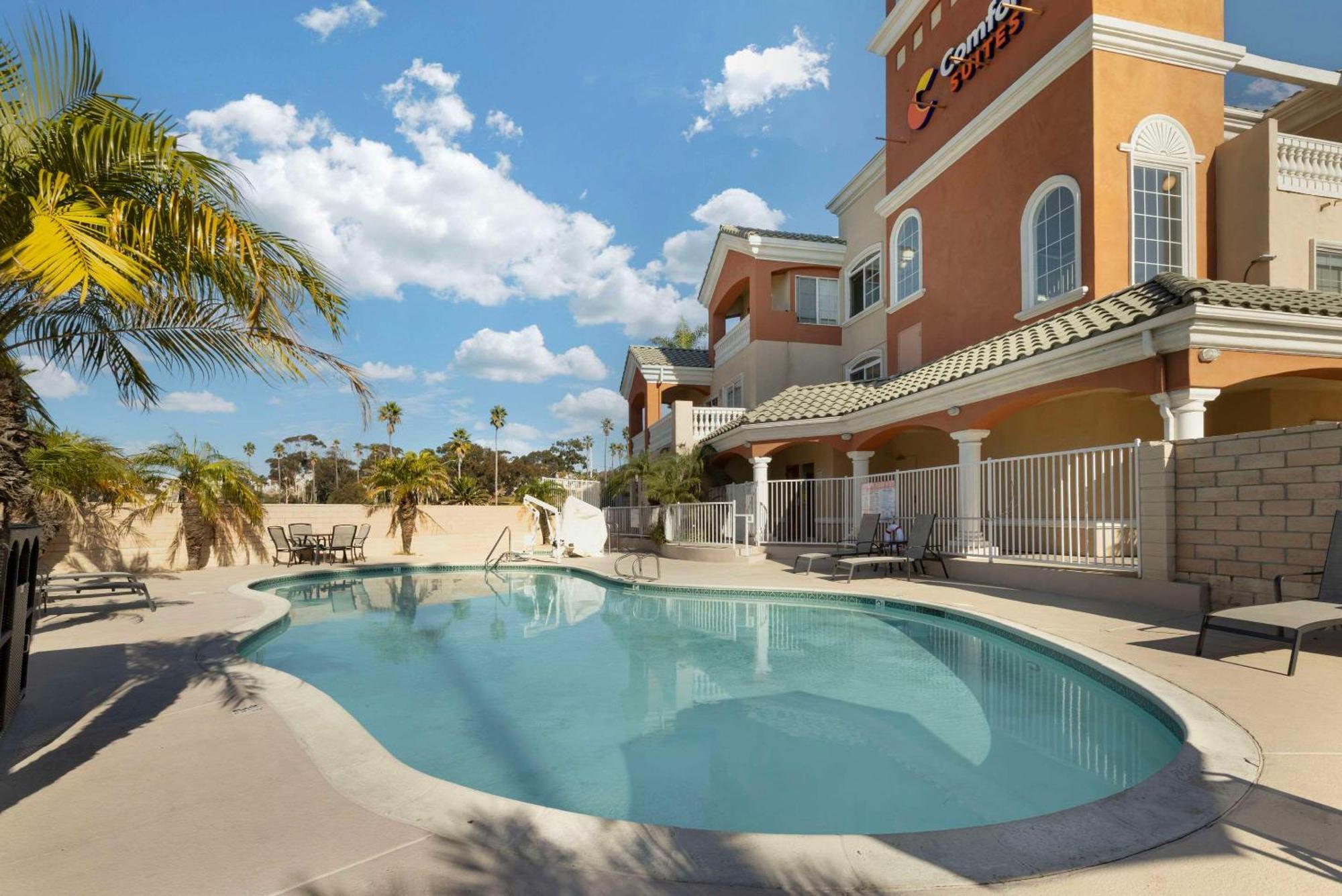 Comfort Suites Oceanside Camp Pendleton Area Bagian luar foto