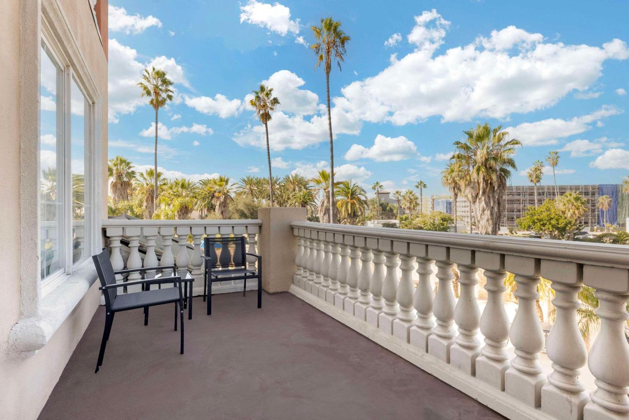 Comfort Suites Oceanside Camp Pendleton Area Bagian luar foto