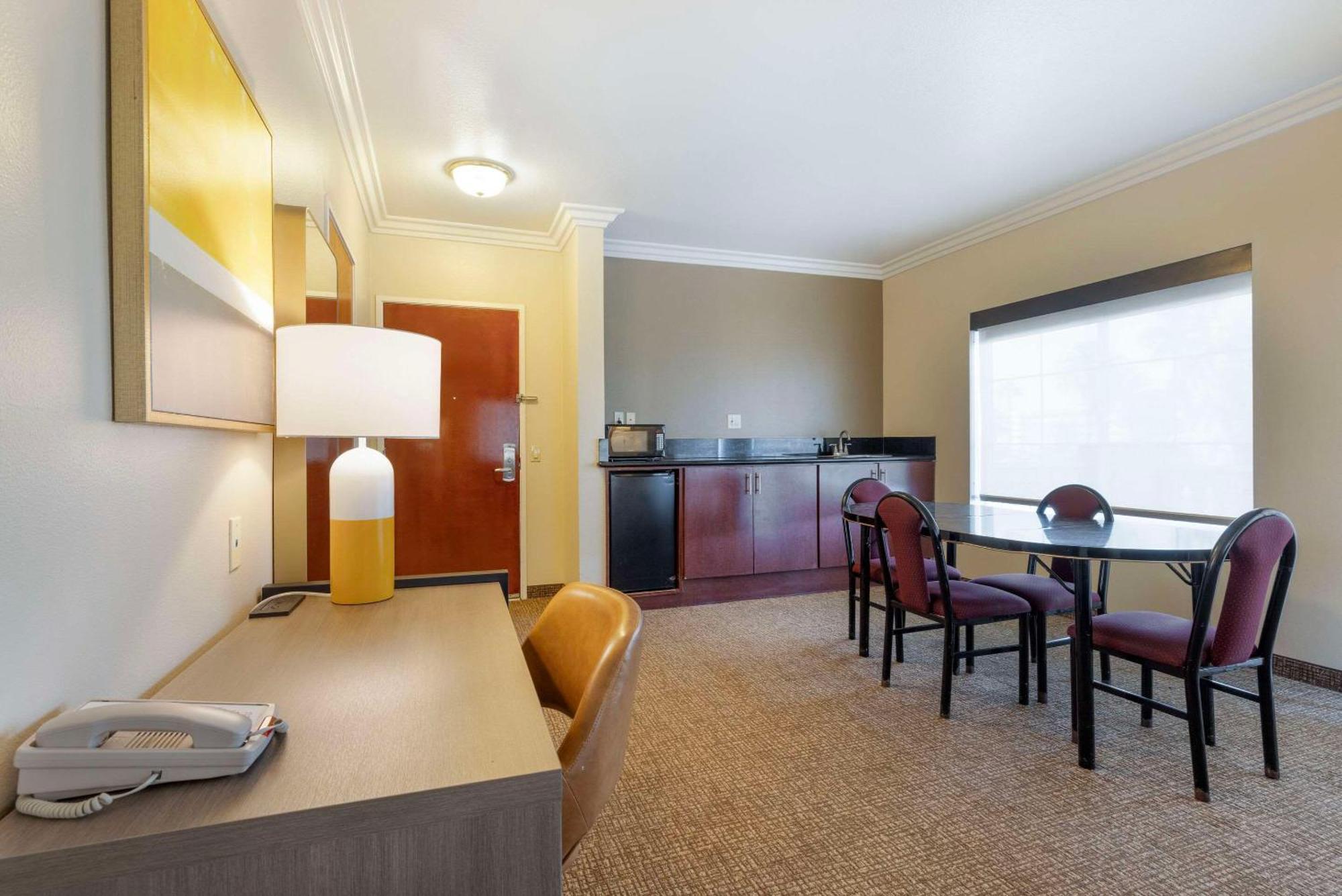 Comfort Suites Oceanside Camp Pendleton Area Bagian luar foto