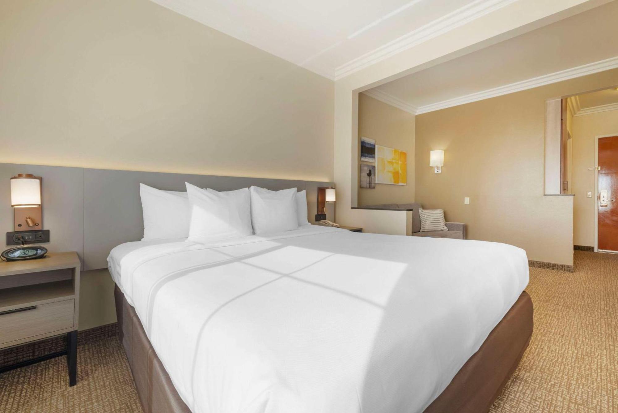 Comfort Suites Oceanside Camp Pendleton Area Bagian luar foto